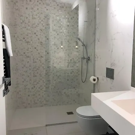 One Business Apartment *