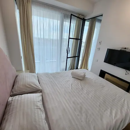 One Business Apartament *